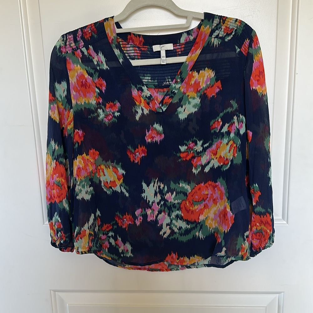 NWOT Joie 100% Silk Floral Top - Picture 2 of 4